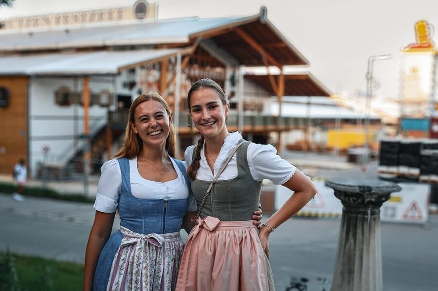 Munich: Guided Oktoberfest Experience with Beer and Lunch - Why a guided Oktoberfest plan beats winging it