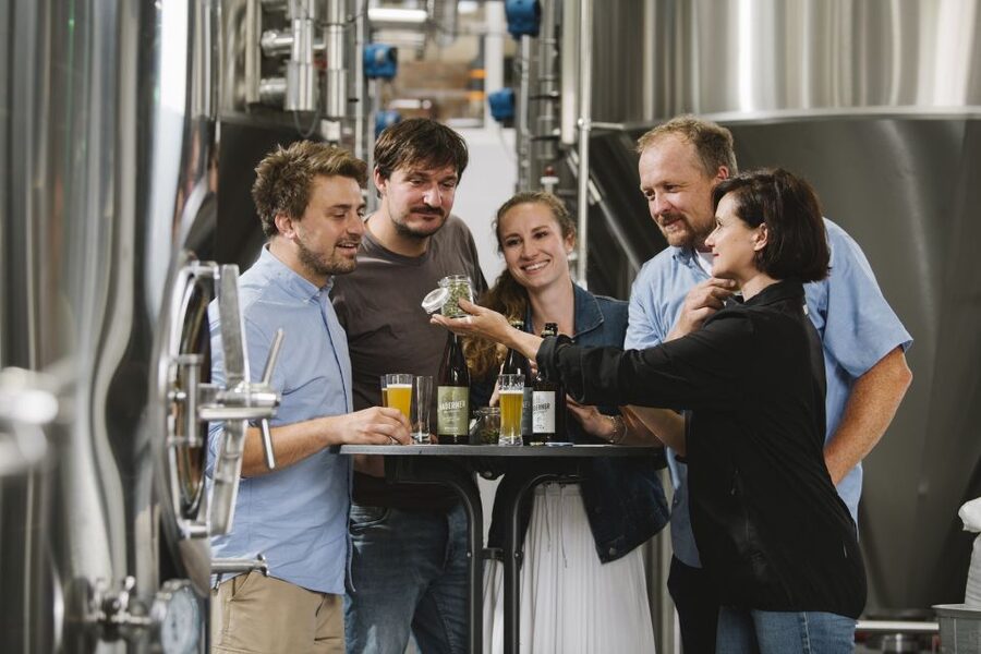 Munich: Hands-On Brewery Tour & Tasting of 4 Organic Beers - Haderner Bräu München near Großhadern: a brewery visit that feels local