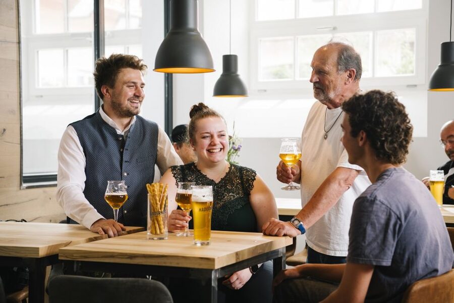 Munich: Hands-On Brewery Tour & Tasting of 4 Organic Beers - Timing, language, and what to bring for an easy 1-hour visit