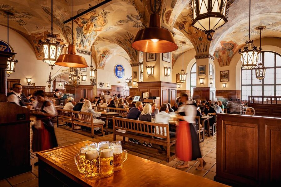 Munich: Hofbräuhaus Guided Tour with 1 Beer - Entering the main beer hall: massive rooms and the pace of real service