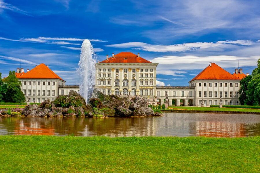 Munich Hop-On Hop-Off Tour: 1-Day or 2-Day Ticket - Timing tips: summer vs winter departures you can actually plan around