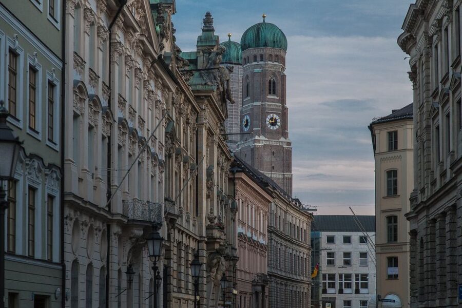 Munich - Illuminati & other Secret Societies, Tour in German - Frauenkirche: Where the Golden Fleece Becomes Something You Can Spot