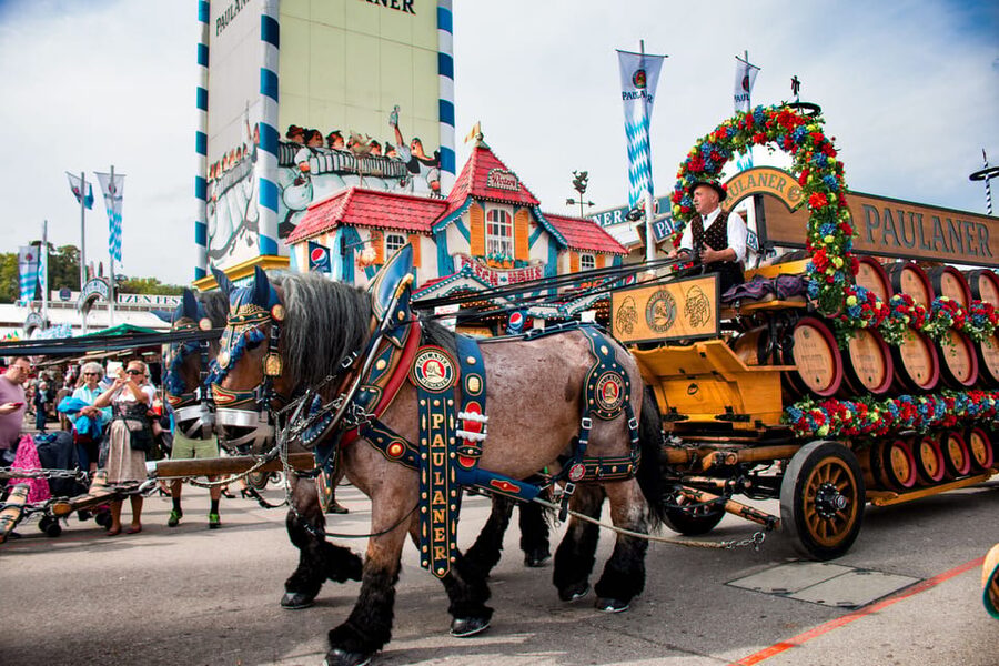 Munich: Oktoberfest Tour with Tent Reservation, Food & Beer - Who should book this tour, and who might skip it