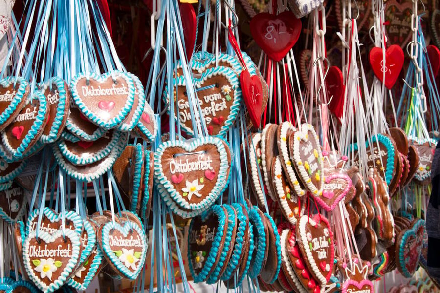 Munich: Oktoberfest Tour with Tent Reservation, Food & Beer - Songs, name tags, and the guide’s role in keeping the day fun