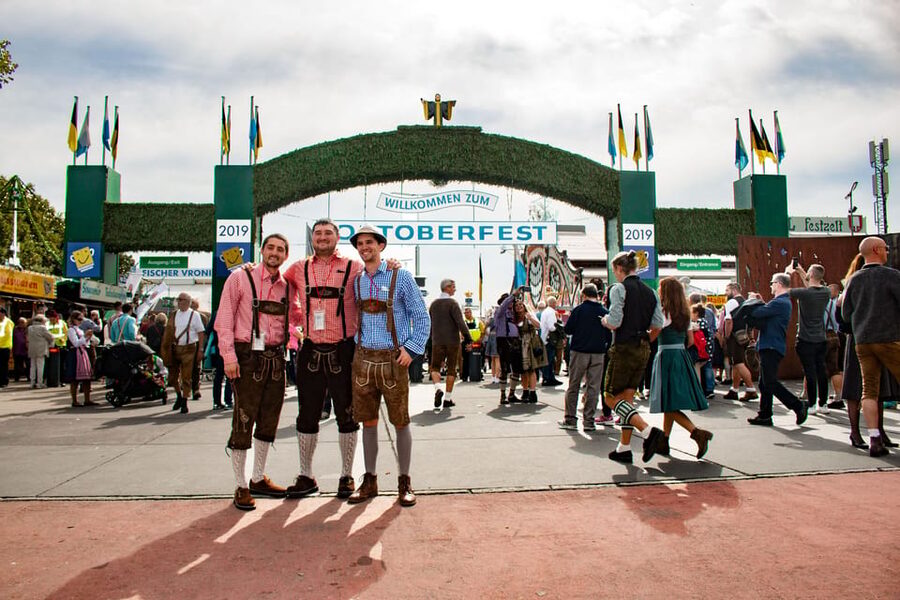 Munich: Oktoberfest Tour with Tent Reservation, Food & Beer - Price and value: what $210 per group is buying you