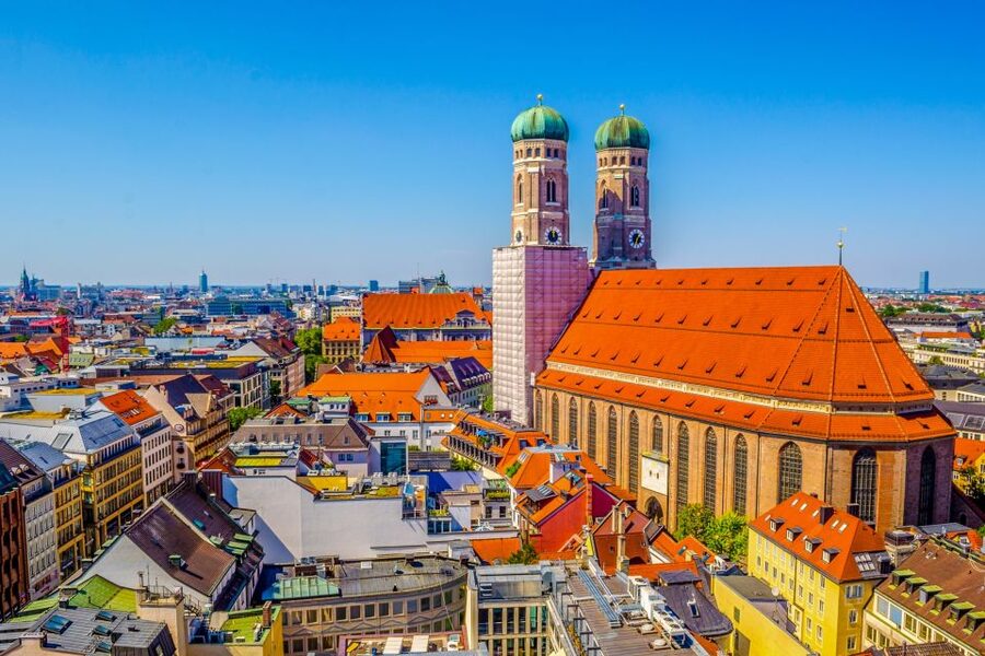 Munich: Old Town & Viktualienmarkt City Walk in German - Price and value: why $23 feels fair for central Munich
