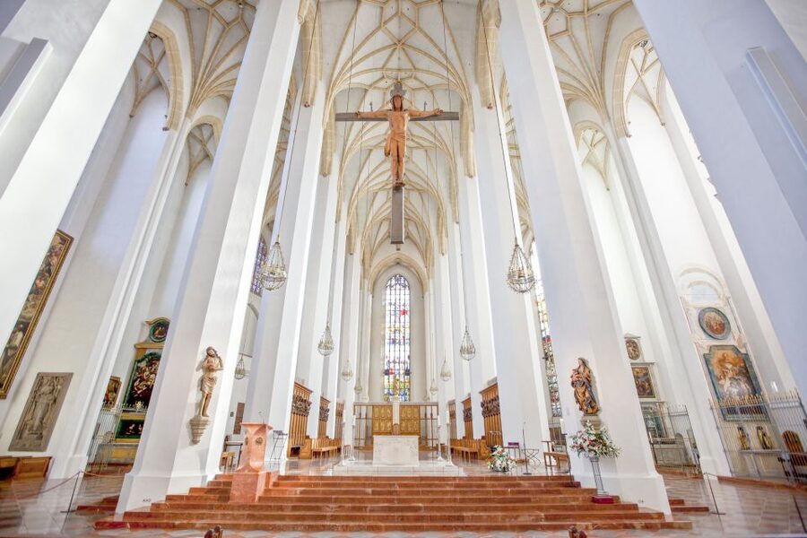 Munich: Old Town & Viktualienmarkt City Walk in German - Meeting at Marienplatz and getting your bearings in minutes