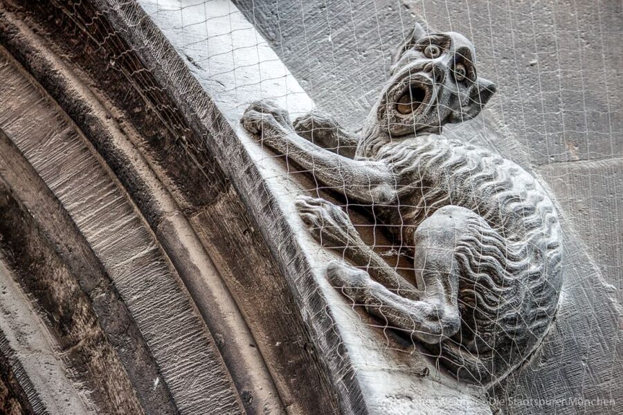 Munich: Spooky Tour of Old Town in German - What Makes the Experience Work: Uwe, Timing, and the 105 Minutes