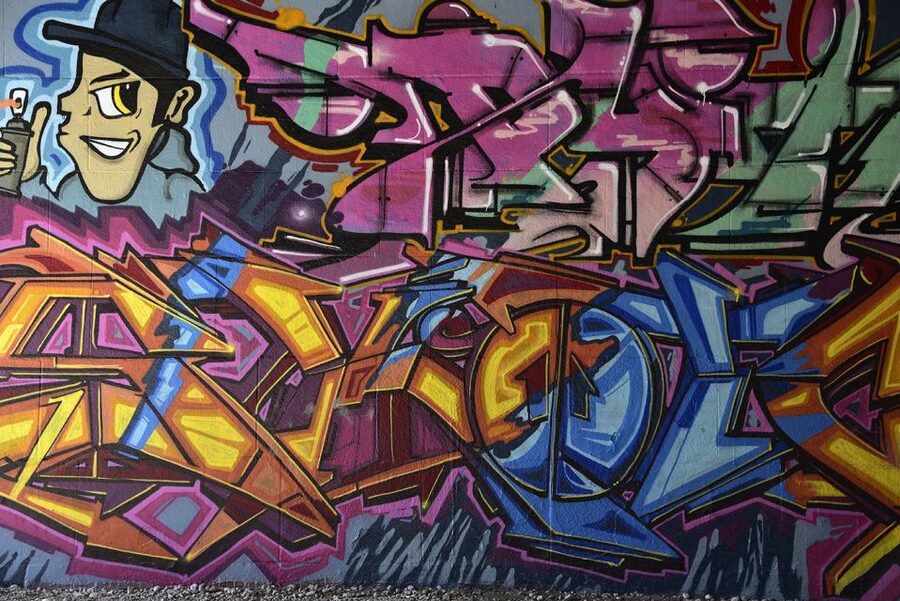 Munich: Street Art Bike Tour - Pedal along the Isar: street art as a city-side promenade