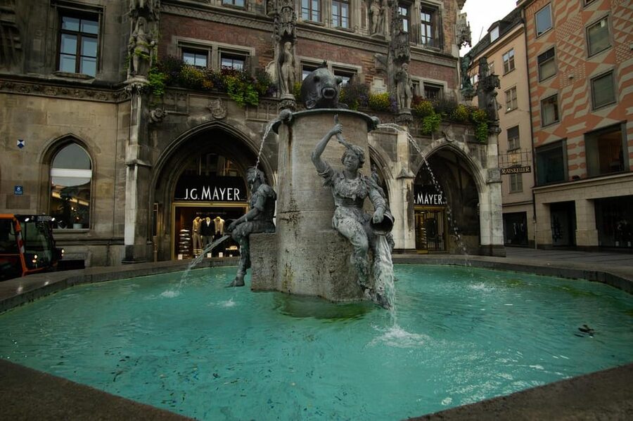 Munich: Walking tour of the old town with all your senses - Tap water and small surprises: the comfort details