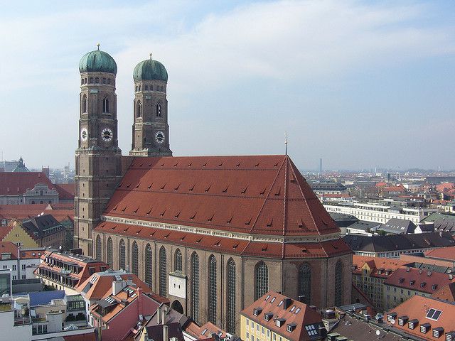Munich: Walking Tour Old Town and Viktualienmarkt - Key things you’ll notice on this Munich Old Town + Viktualienmarkt walk