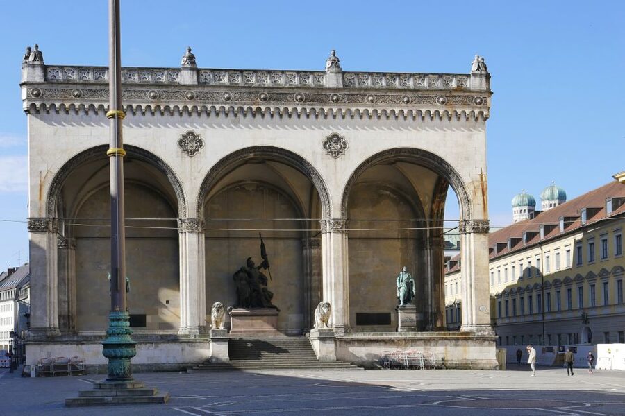 Munich: Walking Tour Old Town and Viktualienmarkt - A 90-minute Old Town loop that actually helps you make sense of Munich