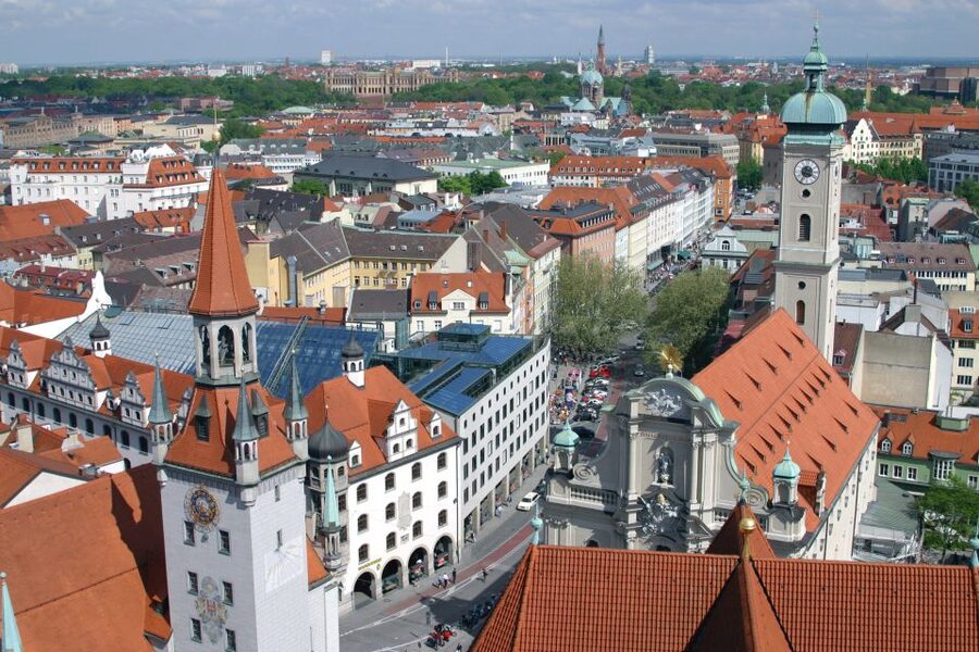 Munich: Walking Tour Old Town and Viktualienmarkt - St. Peter’s Church: the old parish church feeling