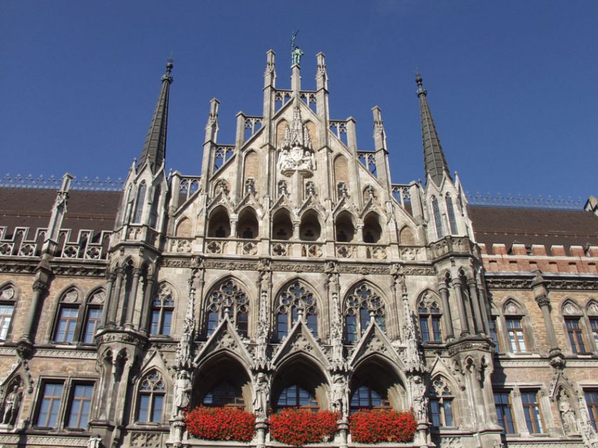 Munich: Walking Tour Old Town and Viktualienmarkt - Start at Marienplatz, with two possible meeting points