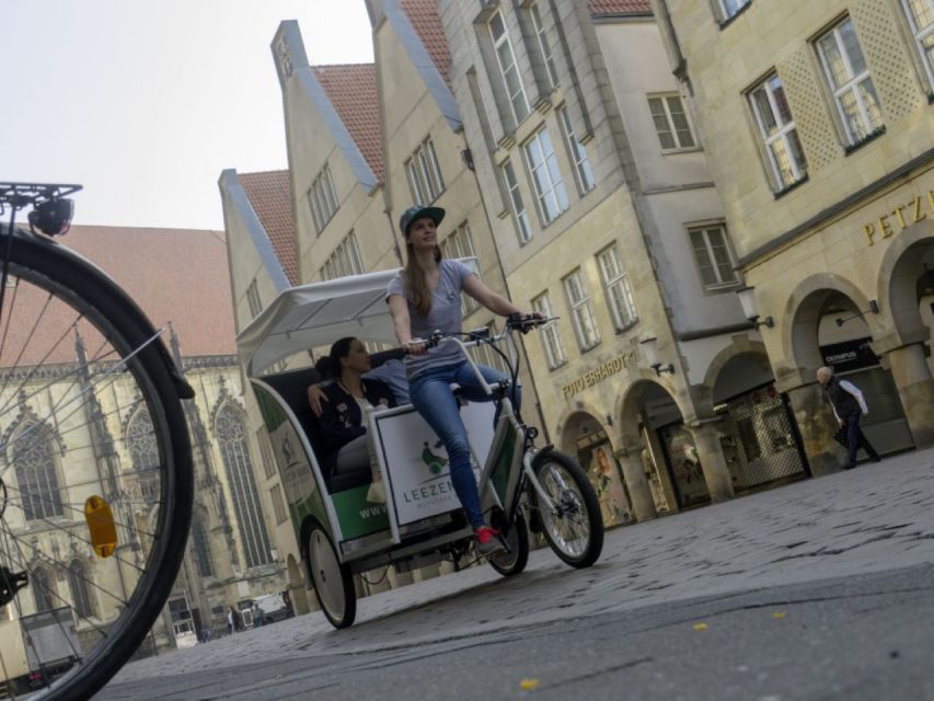 Münster-Highlights-Tour with Rickshaw-Guide - The Aasee Sculpture Stop: Where the Tour Slows Down