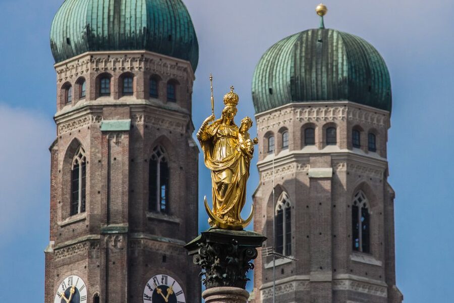 Mystic Munich - Sagas and Legends of the Old Town - Marienplatz and the Old Town Hall area: the “why” behind the center of Munich