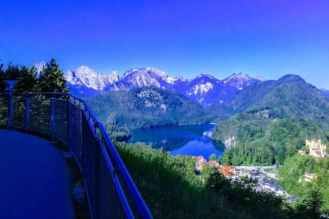 Neuschwanstein and Hohenschwangau Exclusive Skip-the-Crowds Tour - Marienbrücke viewpoint: stunning, but timing-sensitive