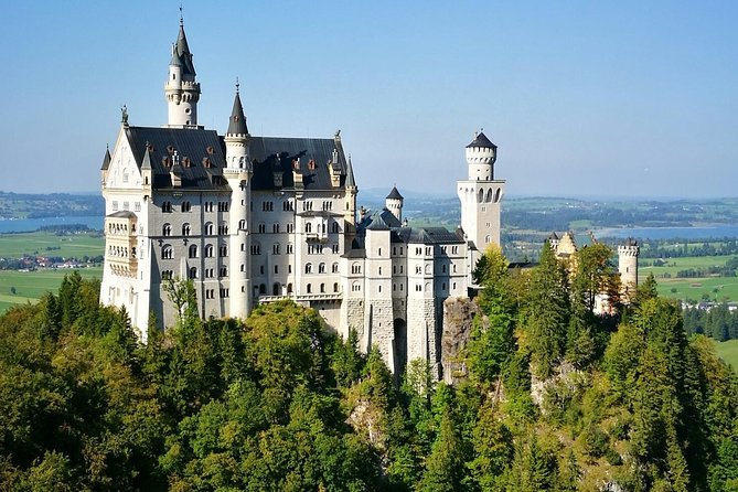Neuschwanstein Castle by Bus Incl. Bike Ride or Hohenschwangau - Meeting at Bräuhausstraße and the early Munich start