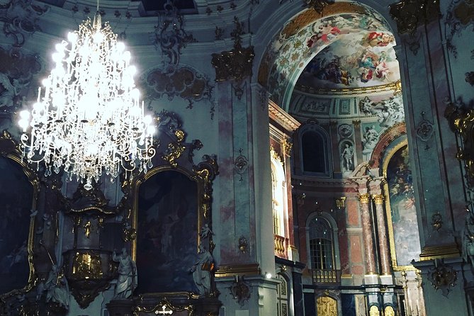 Neuschwanstein Castle Private Tour from Garmisch-Partenkirchen - Oberammergau church stop: shopping time with a sweet payoff