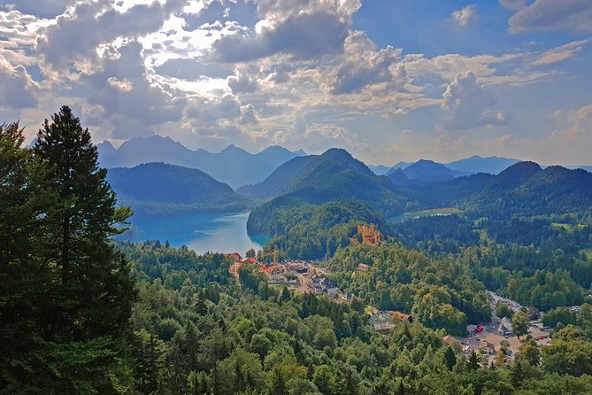 Neuschwanstein Castle Tour from Munich - Stop 1 at Radius Tours: Meet Your Guide, Then Set Your Day Up Right