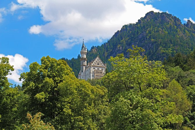Neuschwanstein Castle Tour from Munich - Schloss Neuschwanstein: Skip the Line, Then Let the Guide Turn It Into a Story