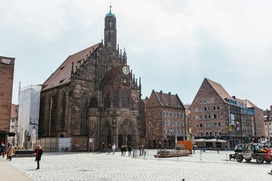Nuremberg: City Tour with the Bimmelbahn Train - The Audio Guide Experience: Headphones, 7 Languages, and Real Talk