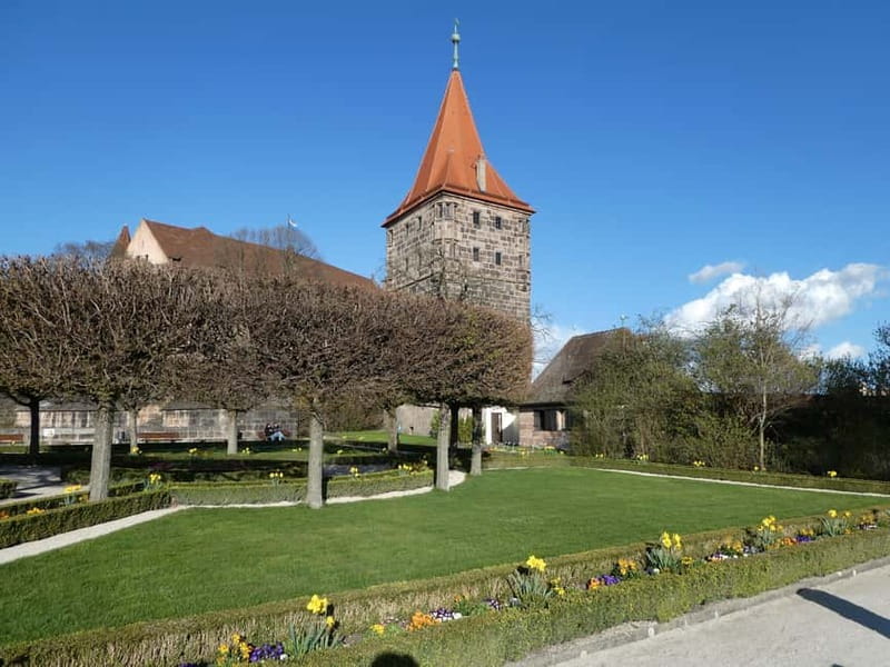 Nuremberg: Free Walking Tour - Hauptmarkt Nürnberg: the market square that explains power