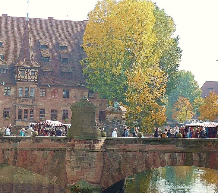 Nuremberg Old Town and Nazi Rally Grounds Walking Tour - A timed break in Hauptmarkt for lunch and Christmas market comfort