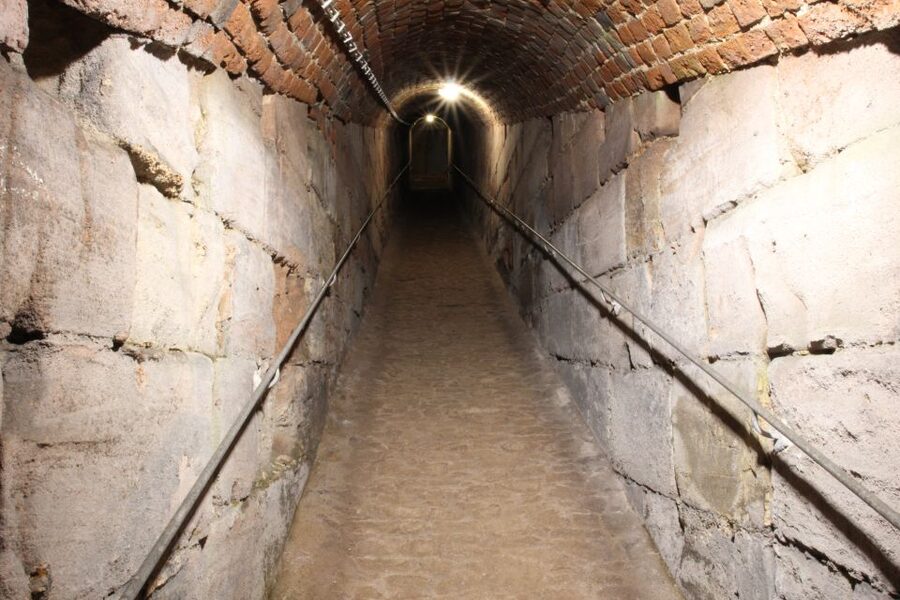 Nuremberg: Tunnels and Secret Passages in the City Wall Tour - Secret passages under the Imperial Castle, and why this is special