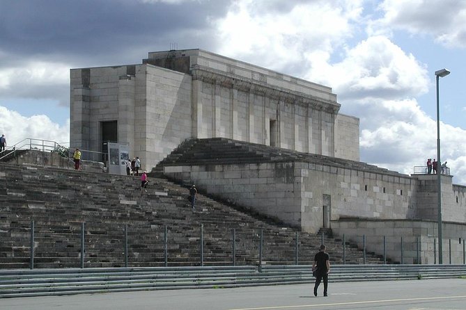 Nuremberg WWII Tour, Courtroom 600 and 3rd Reich Sites - Hall of Honour: Speer and Brugmann in the open-air