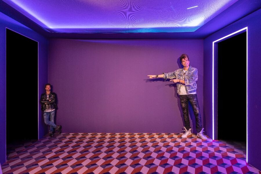 Oberhausen: HOUSE OF MAGIC - powered by Ehrlich Brothers - Photo moments with giant vehicles and a monster-truck style selfie plan