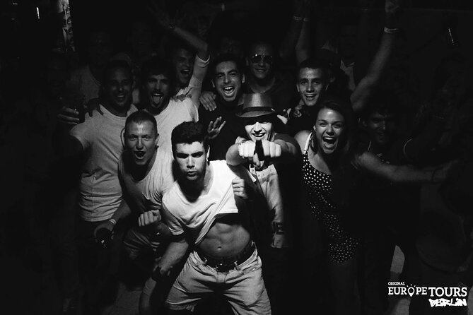 Original Pub Crawl Berlin - How long the night feels: pacing, transit, and the 4-hour reality