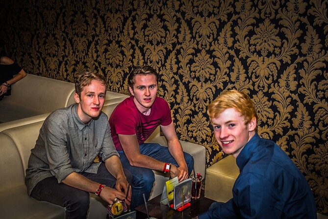 Original Pub Crawl Berlin - Guide energy: when the host turns a group into a scene