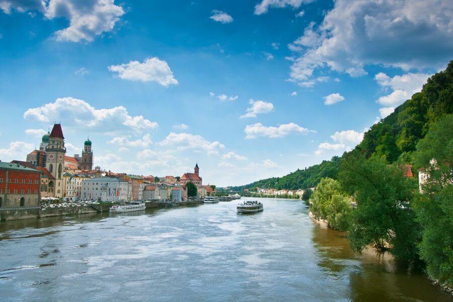 Passau: City Highlights Guided Walking Tour - St. Stephen’s Cathedral at 100 Meters: What the Guide Teaches You to See