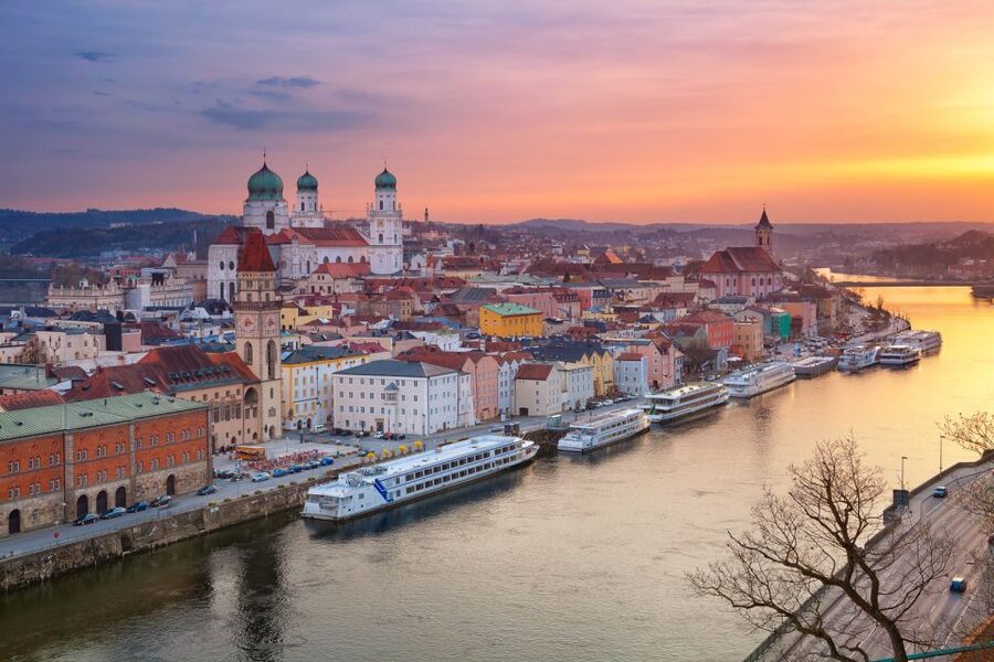 Passau: City Highlights Guided Walking Tour - Getting Lunch, Museums, and Ice Cream From a Local
