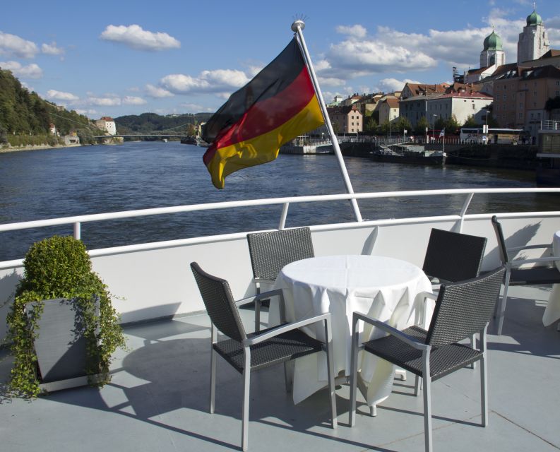 Passau: Floating City Highlights Tour on the Danube and Inn - Three-river confluence on the Danube, Inn, and Ilz