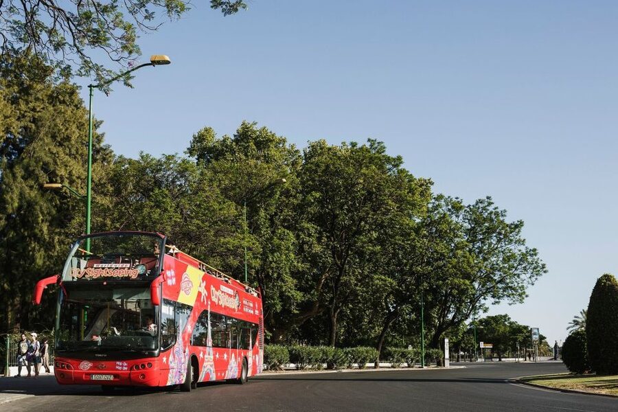 Potsdam: City Sightseeing Hop-On Hop-Off Bus Tour - Planning your hop-on day: 105 minutes, 15 stops, and the timing window