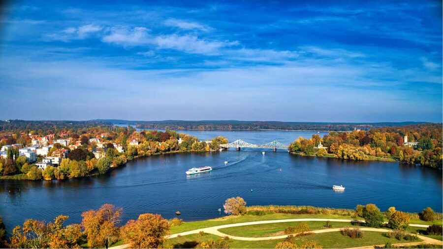 Potsdam: The evening Wannsee tour. Castles, parks, and villas. - Key takeaways before you go