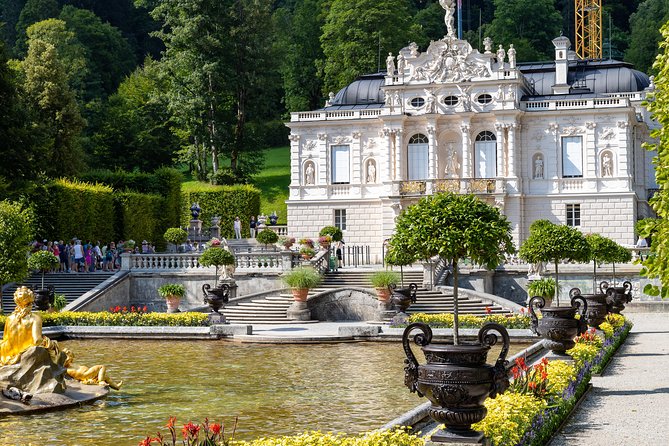 Premium Neuschwanstein Castle and Linderhof VIP Tour from Munich - The Premium Coach: Bathroom, Snacks, and Alpine Views Without the Stress