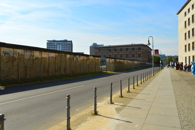 Private Berlin: Iconic Sights and Hidden Gems Walking Tour - Führerbunker, the Reich Chancellery gardens, and the chilling final-days context