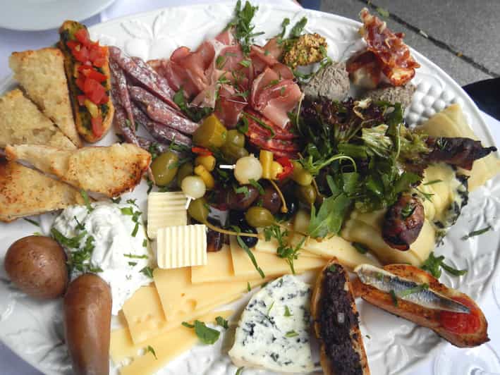 Private Berlin Street Food Bike Tour - Guides who add context, not just a menu