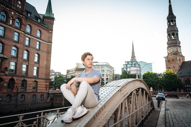 Private Romantic Urban & Street Photoshoot - Stop 2, Rathausmarkt and Hamburg City Hall: where confidence gets built
