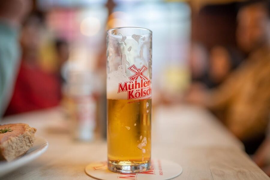 Public brewhouse tour Cologne in English - Bierhaus en dr Salzgass: the “hang out” stop where you feel the mood
