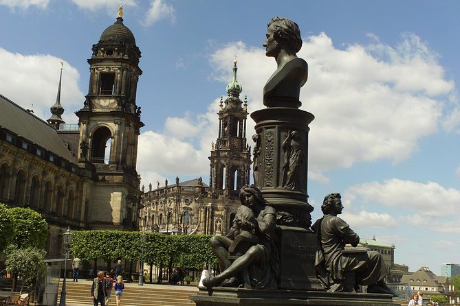 Public guided tour of the old town including a tour of the Frauenkirche - Bruehlsche Terrasse: the flood plains, the Elbe, and a final big-picture moment
