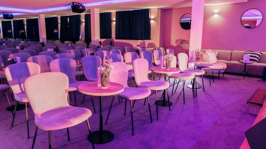 Quatsch Comedy Club Hamburg: Die Live Show - What the Rotating Lineup Really Means for You