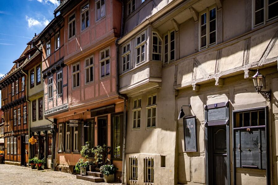 Quedlinburg: Guided City Highlights Walking Tour - Tickets, entry fees, and how to think about what’s included
