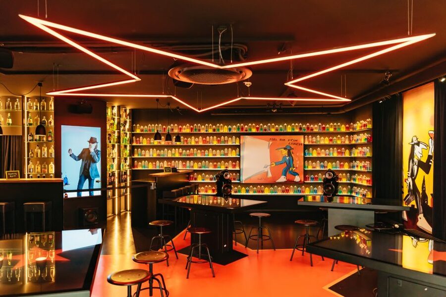 Reeperbahn: Panik City Udo Lindenberg Multimedia Experience - likörelle painting on multi-touch tables: the hands-on art you remember