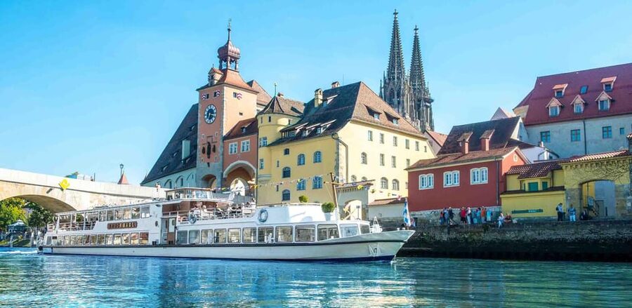Regensburg: City Highlights Historical Boat Tour - Key highlights to watch for on the Danube