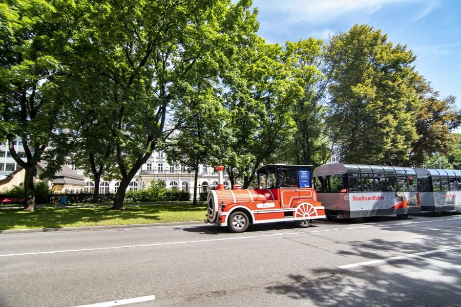 Regensburg: City Tour with the Bimmelbahn Train - From the Cathedral Out into the City Center