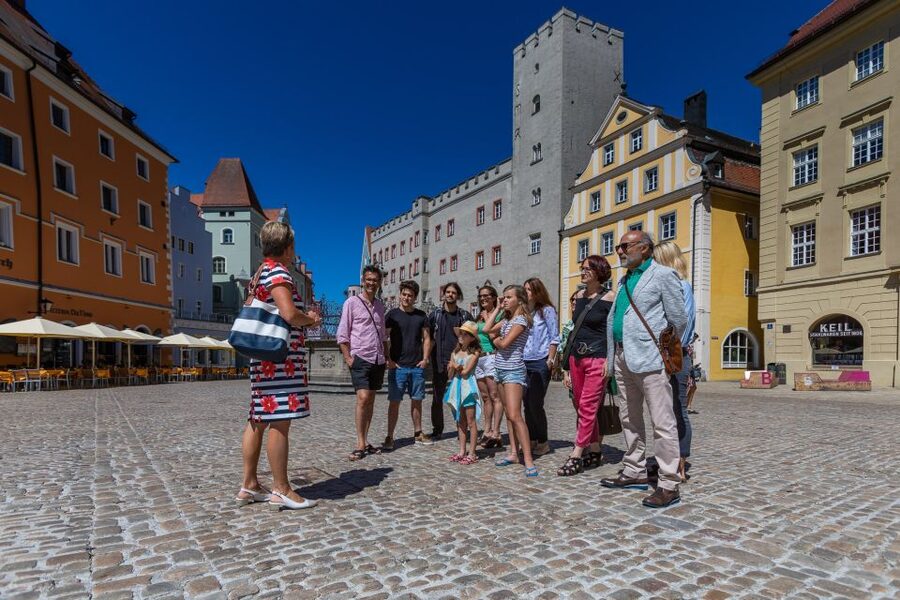 Regensburg: Guided City Walking Tour of the Old Town - Porta Praetoria Exterior: A Landmark Without the Ticket Hassle